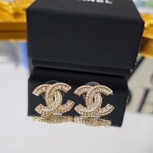 Women’s Chanel earrings